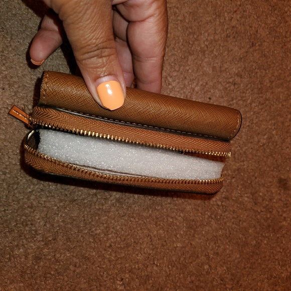 Jet Set Travel Billfold - Picture 4 of 5